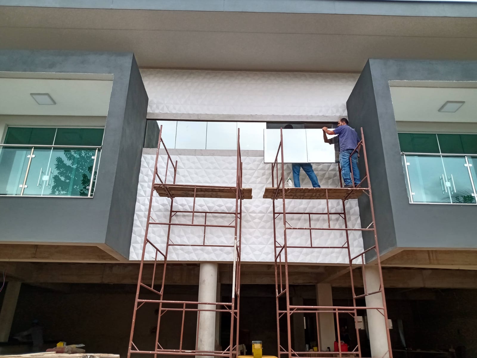 Pele de Vidro é um Serviço da Sartori Vidros